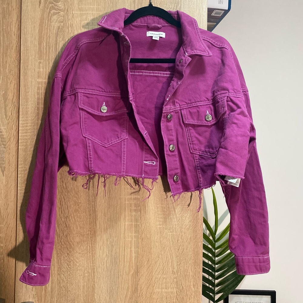 topshop majenta cropped denim jacket
